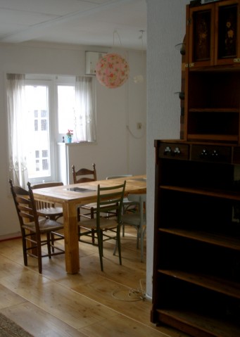 tafel en kast